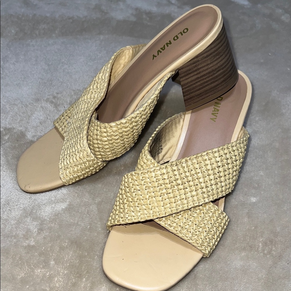 Old Navy Women's Tan Woven Mules